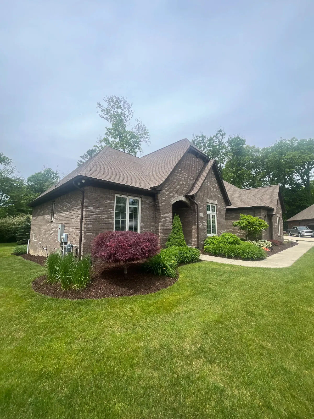 fresh mulch installation in landscape beds